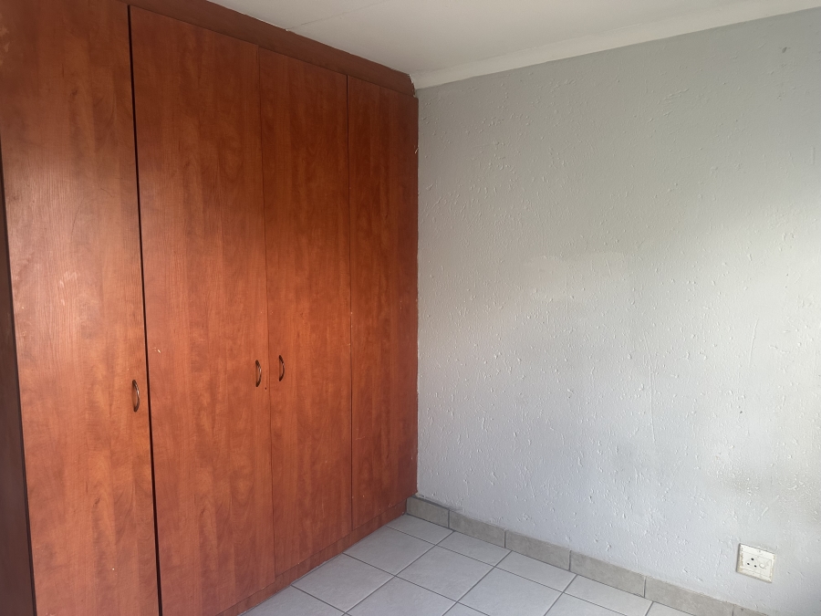 To Let 3 Bedroom Property for Rent in Oos Einde North West